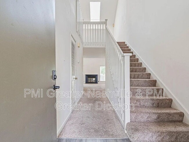 Photo - 717 Barlin Ct