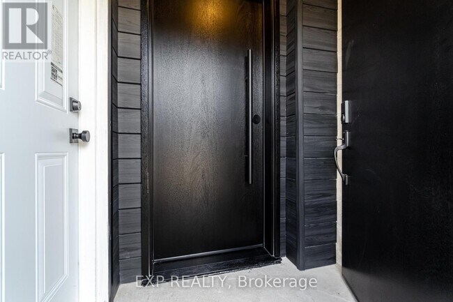 Photo - 581 Crawford St