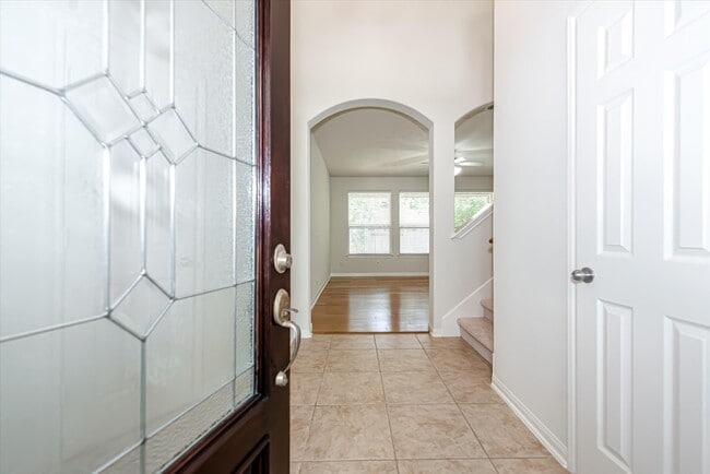 Building Photo - 14 Nestlewood Pl