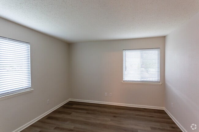 1BR, 1BA - 700SF - Bedroom