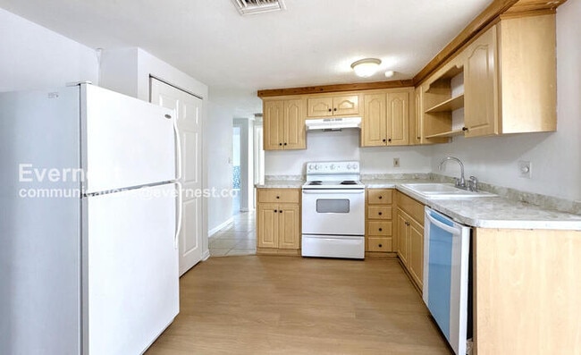 Photo - 1535 Toledo St