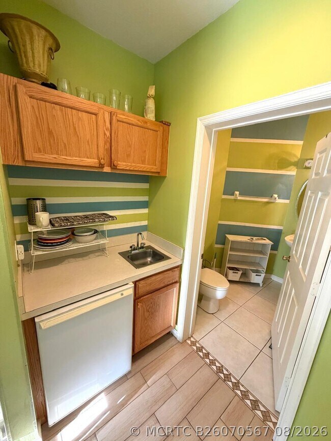 8247 Mulligan Cir Unit side B