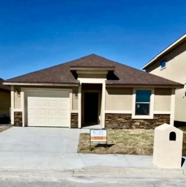 Building Photo - 2021 Treasure Oaks Dr Rental