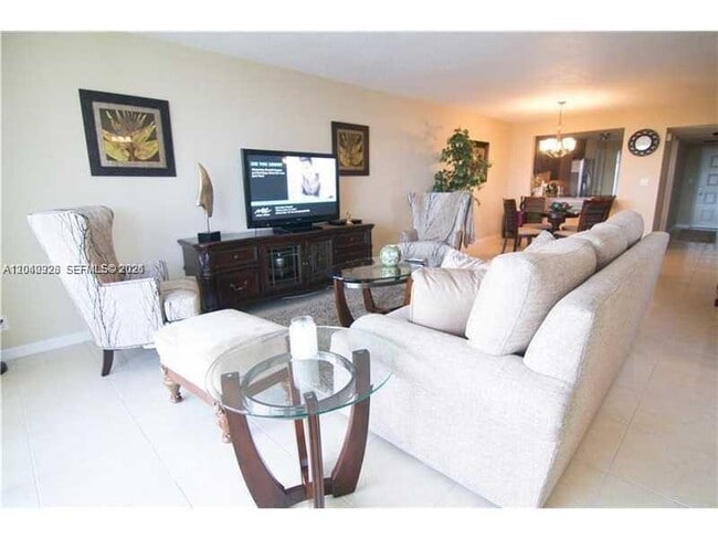Photo - 4030 W Palm Aire Dr Unidad 505