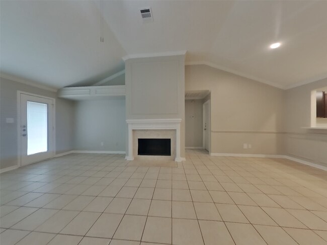 Photo - 5603 Rivertree Ln