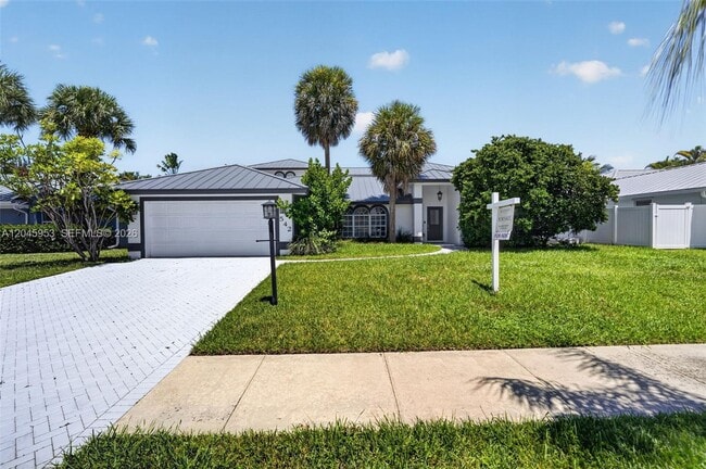 Photo - 542 N Cypress Dr