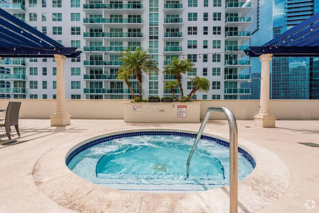 Building Photo - 1200 Brickell Bay Dr Unit FL15-ID1022192P Rental