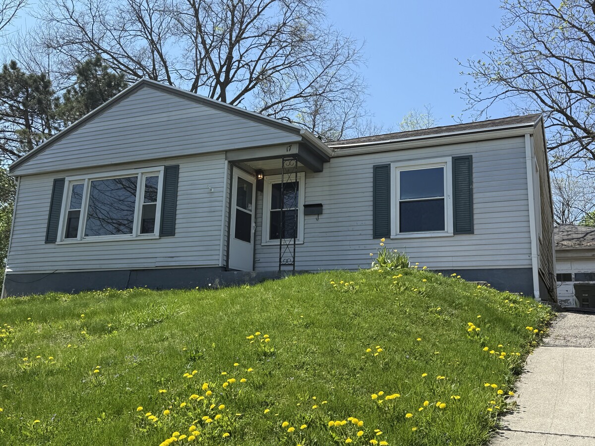 Photo - 17 Murray Hill Dr House