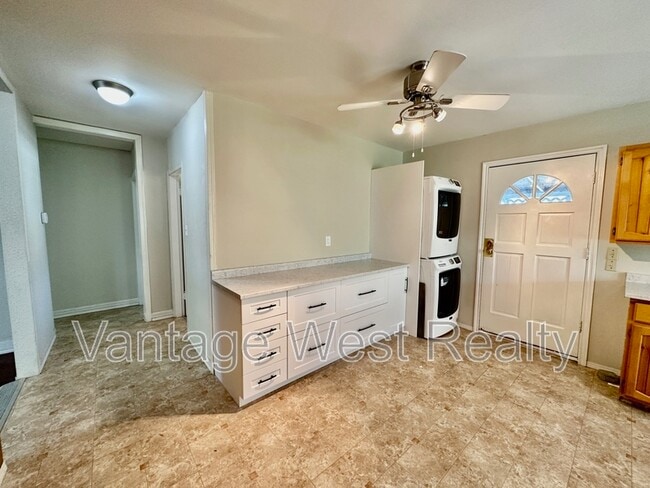 Photo - 840 Bernard Ave