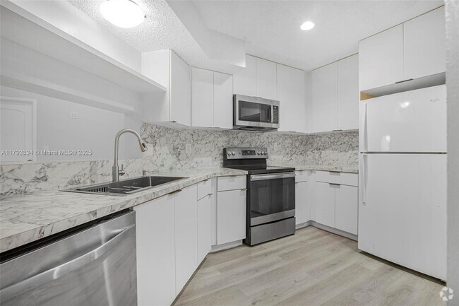 Building Photo - 1500 Jefferson Dr Unit 1500A Rental