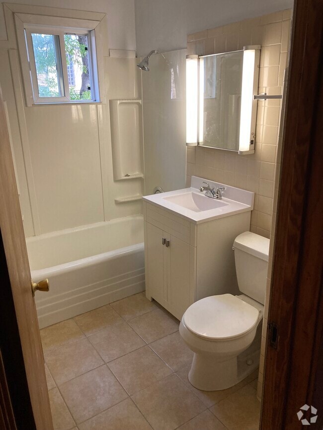 Building Photo - 5720 W Ainslie St Unit 1 Rental