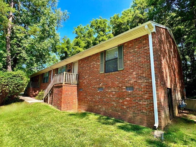 Building Photo - Three-Bedroom, Two Bathroom at Hill Street Duplex Unit 1004-A