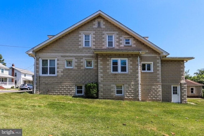 Photo - 1321 Maple Ave