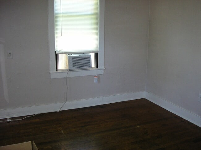 Photo - 1635 Sharon Dr