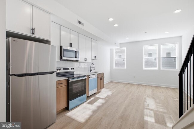 Building Photo - 2126 N Percy St Unit 2