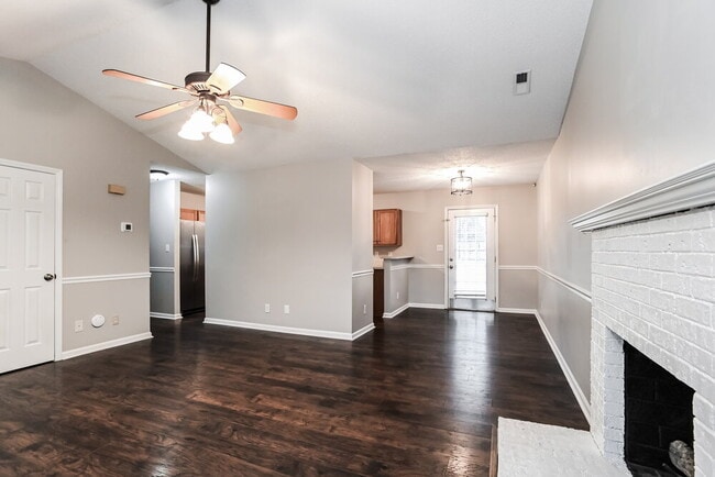 Photo - 3100 Faircroft Way