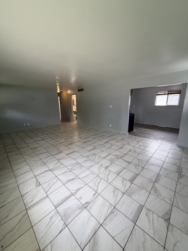 Photo - 133 W Briarcliff Rd