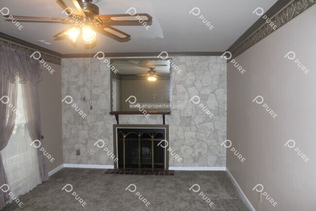 Photo - 2817 Wynterhall Rd SE