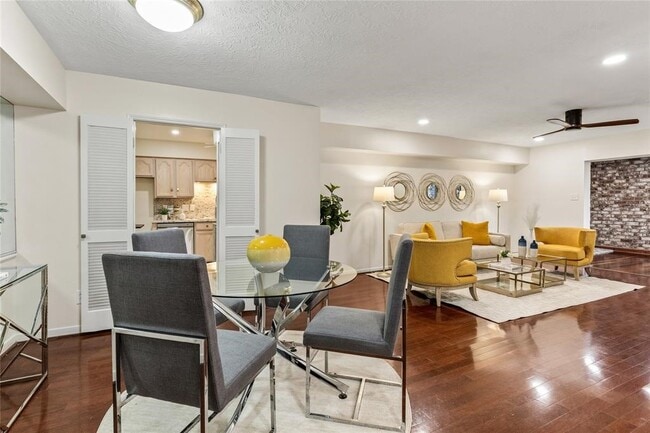 Photo - 353 N Post Oak Ln Unidad 721