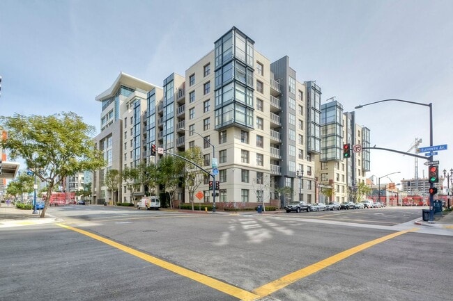 Building Photo - 1150 J St Rental