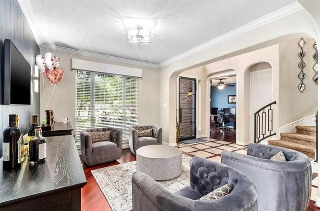 Photo - 2211 Mad River Ln