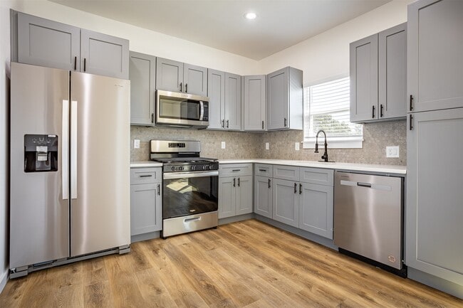 Building Photo - 1019 Dorothy St