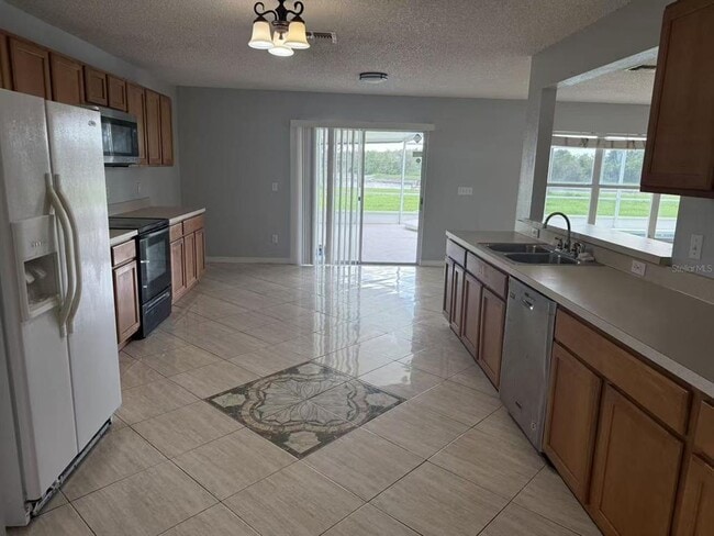 Photo - 842 Horseshoe Falls Dr