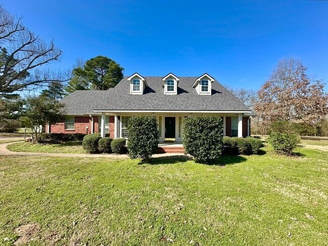 Photo - Tour Today! 3/2/2 On 1 Acre in Brownsboro!