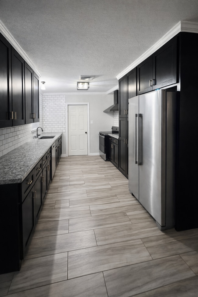 Building Photo - 1004 Starlite Dr