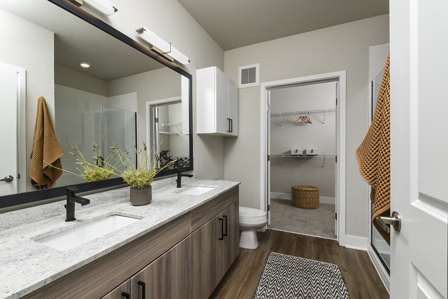 Photo - Crowne at 2534