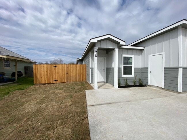 Photo - Beautiful Duplex in Seguin!