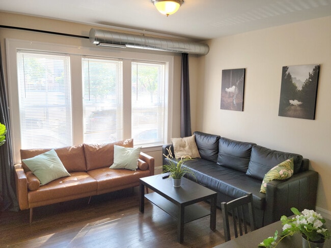 Photo - 4136 W Palmer St Unit 2L