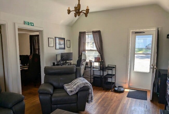 Photo - 900 Cherry Alley