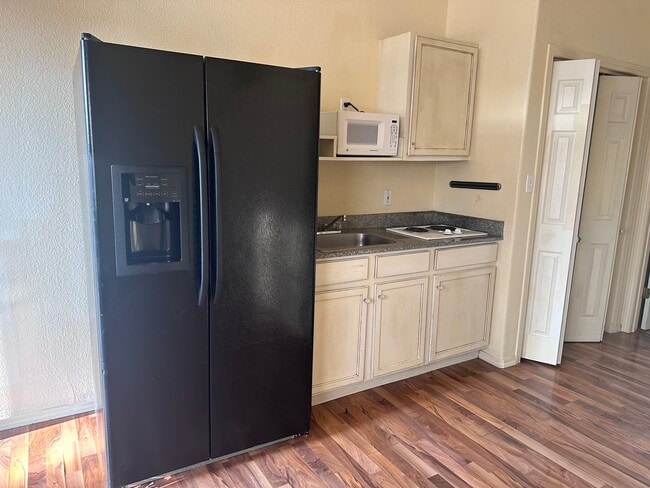 Photo - 4986 Raintree Cir
