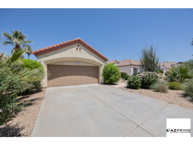 Building Photo - Experience resort-style living in this Stu... Rental