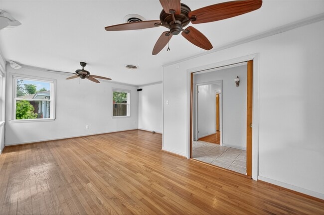 Building Photo - 5001 Libbey Dr