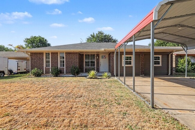 1052 Hargis Ln