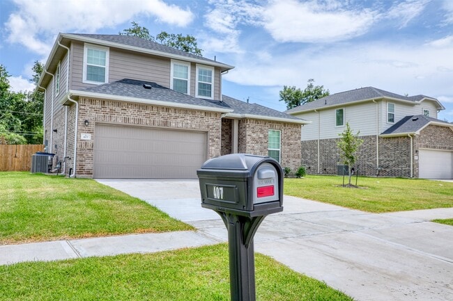 Photo - 407 Magnolia Ln