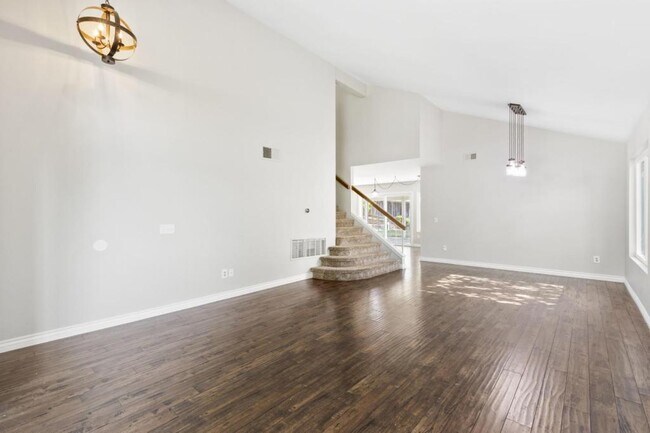 Photo - 218 Skyridge Ln