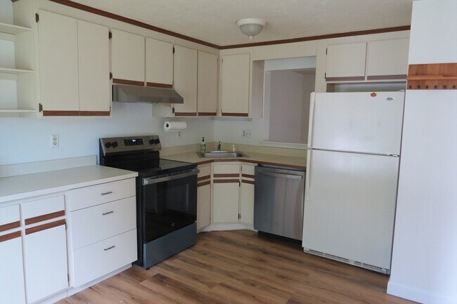 Photo - 14 Hartshorn Pl