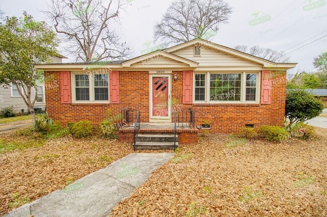 Photo - Pre-lease charming 3 bed 1.5 bath in Shandon!