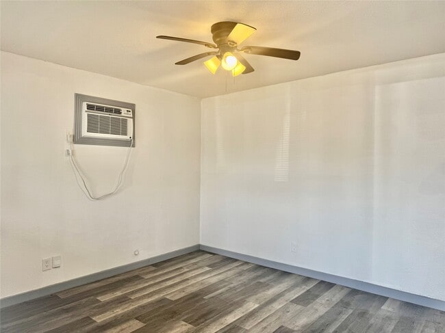 Photo - 1001 Spooner St Unidad C