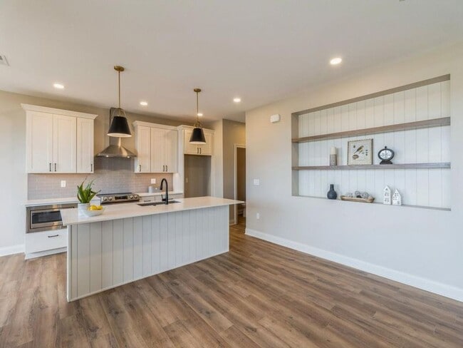 Photo - 2105 Lacey Dr