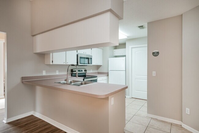 Photo - 4640 Burlington Rd