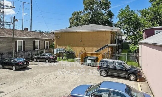 Building Photo - 1118 Monroe St Rental