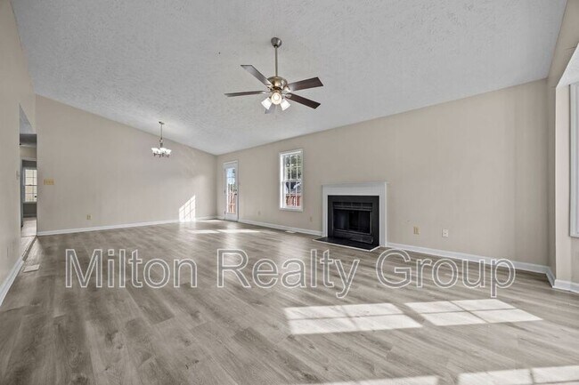 Photo - 1421 Matilda Ct