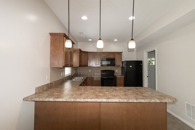 Photo - 1339 W Broadway Unit 1339