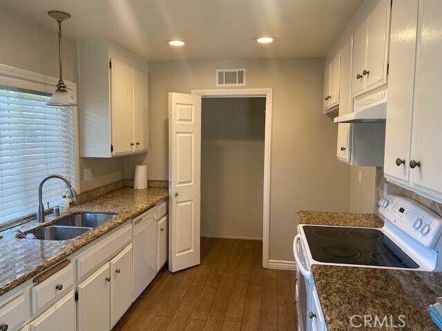 Photo - 334 Meadow Ct