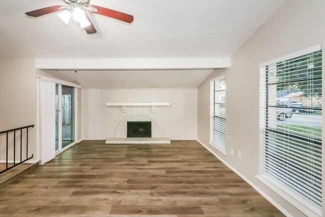 Photo - 15614 Mendocino Dr