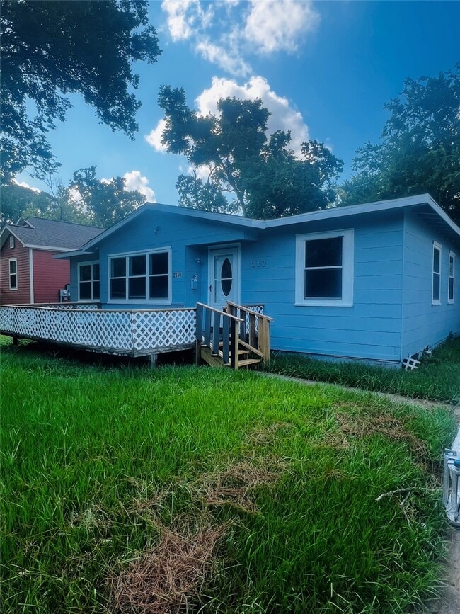 Building Photo - 2010 Bogatto St Rental